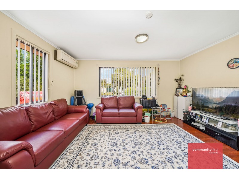 33 Nicholls Street, Warwick Farm NSW 2170