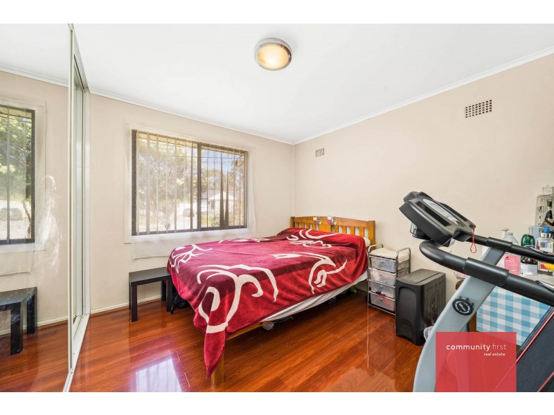 33 Nicholls Street, Warwick Farm NSW 2170