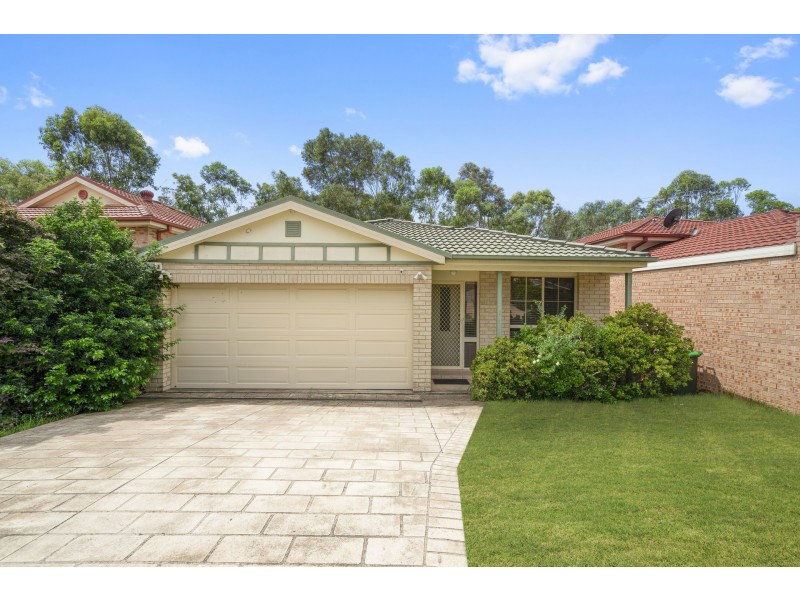 6 Lloyd Place, Casula NSW 2170