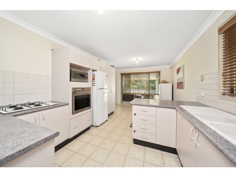 6 Lloyd Place, Casula NSW 2170