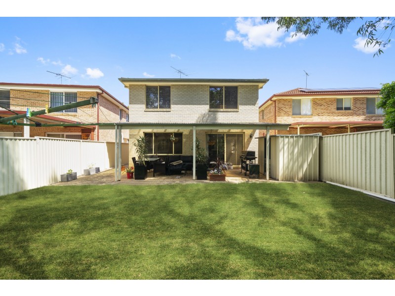 6 Lloyd Place, Casula NSW 2170