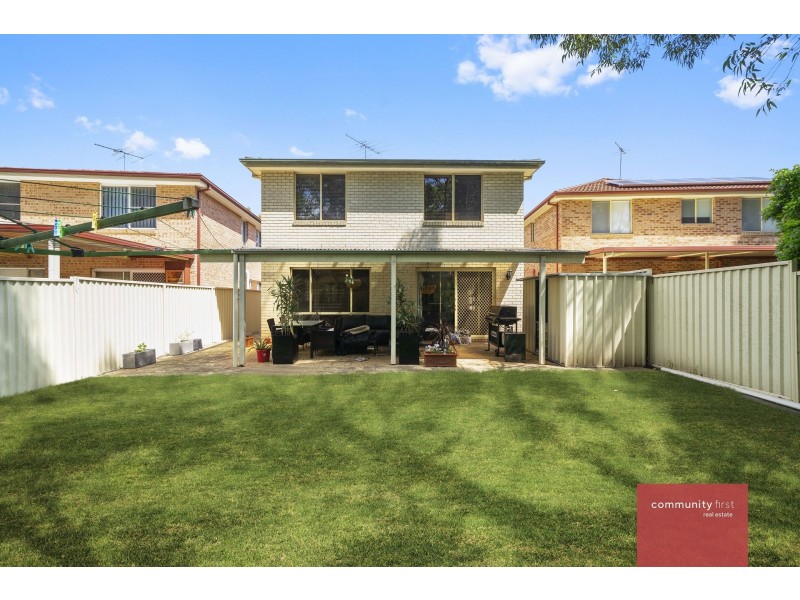 6 Lloyd Place, Casula NSW 2170