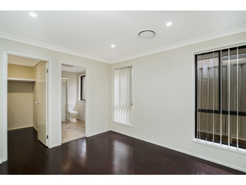 30 Melrose Street, Middleton Grange NSW 2171