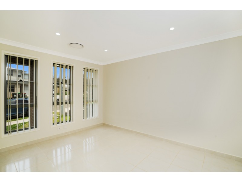 30 Melrose Street, Middleton Grange NSW 2171