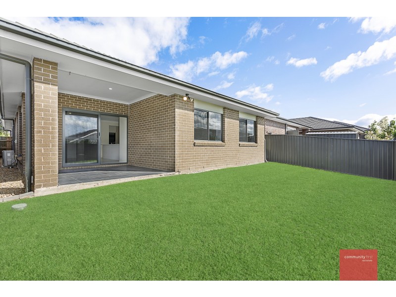 10 Steward Drive, Oran Park NSW 2570