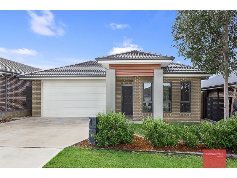 10 Steward Drive, Oran Park NSW 2570