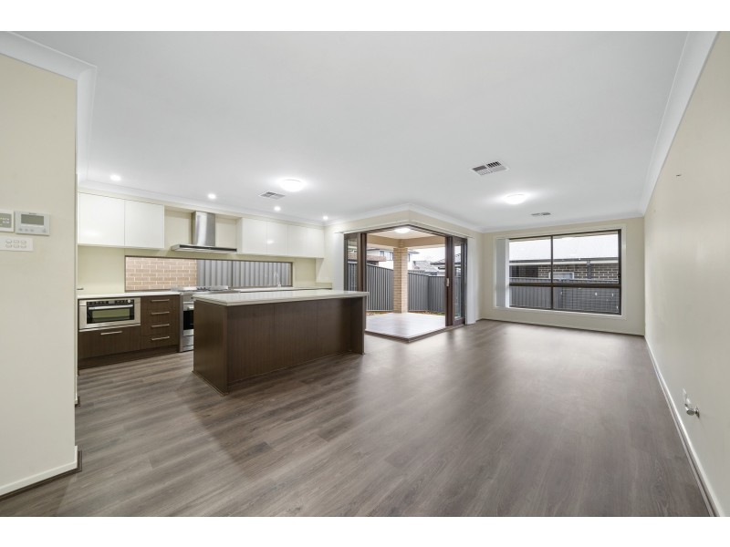 92 Commissioners Drive, Denham Court NSW 2565