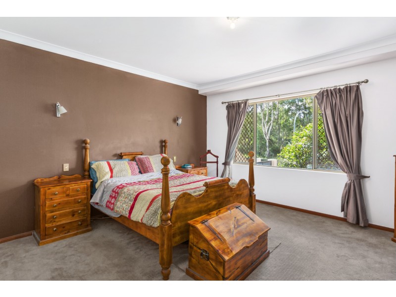 8 Niland Way, Casula NSW 2170