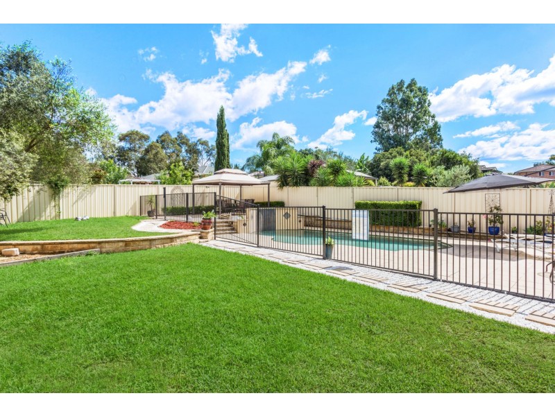 8 Niland Way, Casula NSW 2170