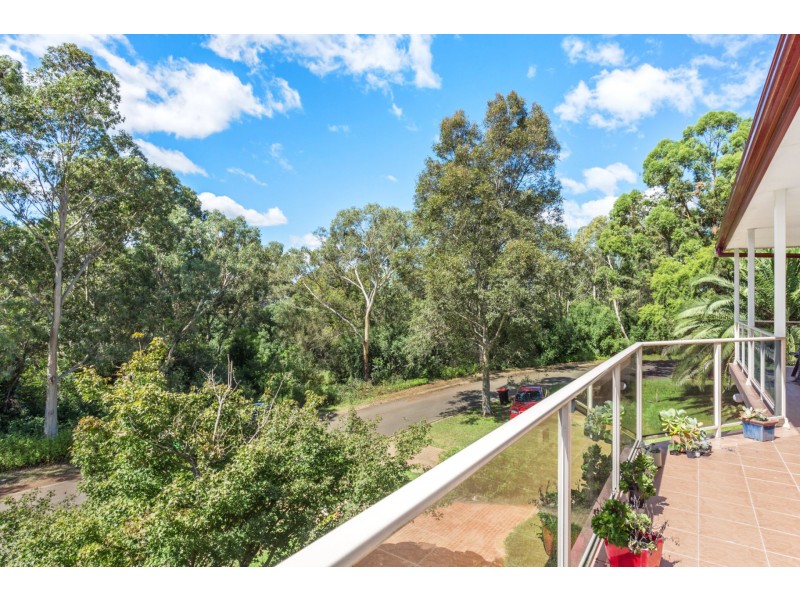 8 Niland Way, Casula NSW 2170