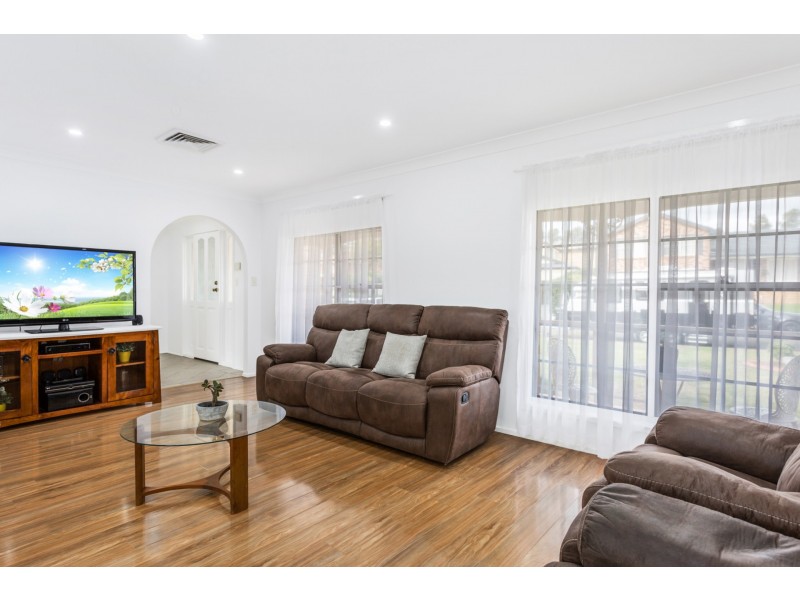 2 Baguette Close, Casula NSW 2170