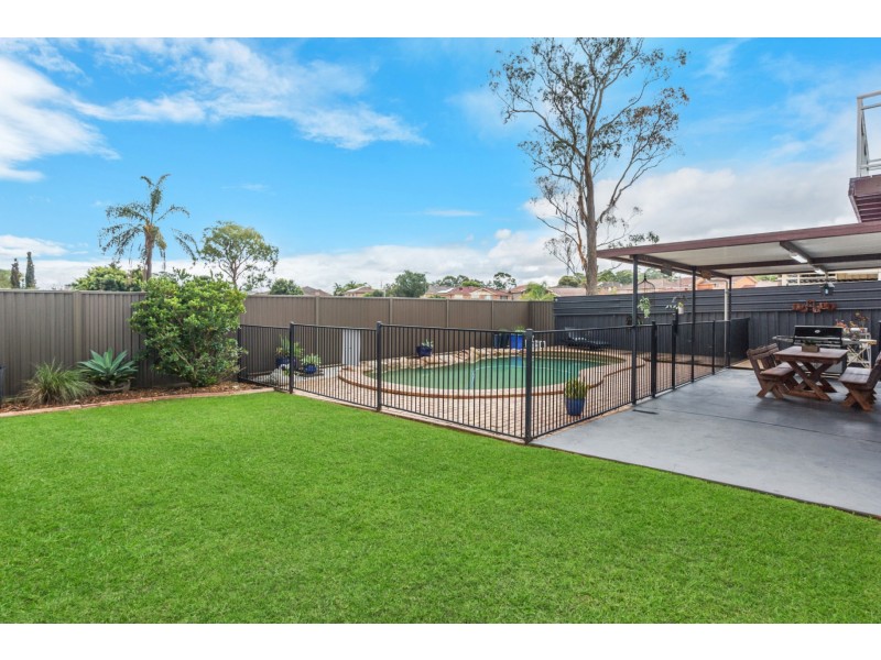 2 Baguette Close, Casula NSW 2170