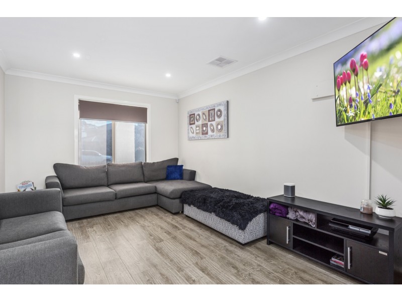 8 Passiflora Avenue, Denham Court NSW 2565