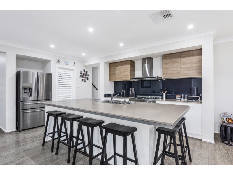 8 Passiflora Avenue, Denham Court NSW 2565