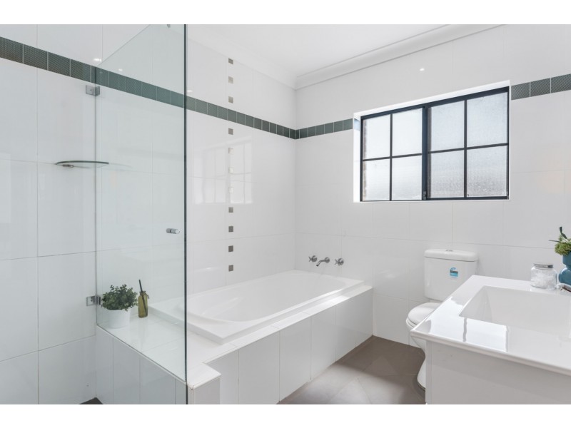 68a Hoddle Avenue, Campbelltown NSW 2560