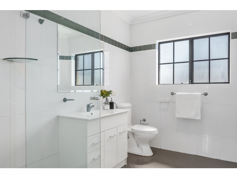 68a Hoddle Avenue, Campbelltown NSW 2560