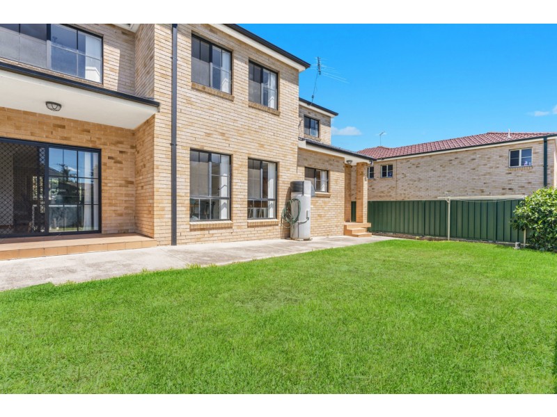 68a Hoddle Avenue, Campbelltown NSW 2560