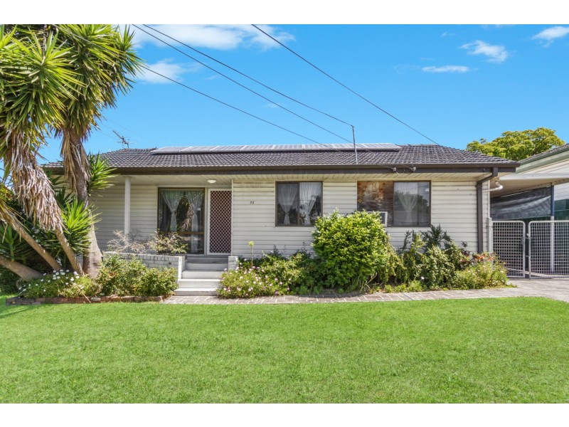 32 Strickland Crescent, Ashcroft NSW 2168