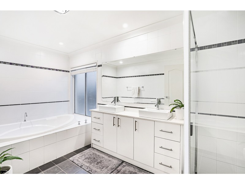 6 Padua Close, Prestons NSW 2170