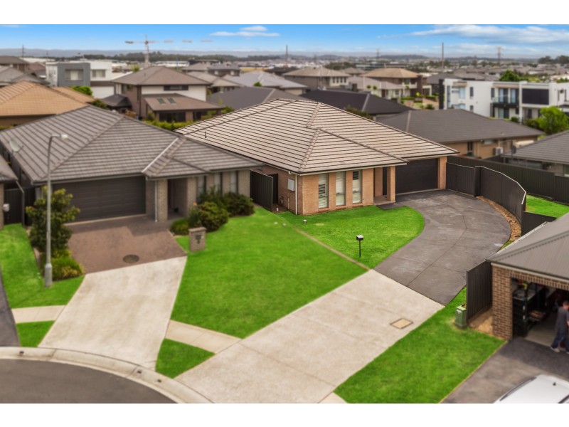 6 Finch Place, Gregory Hills NSW 2557