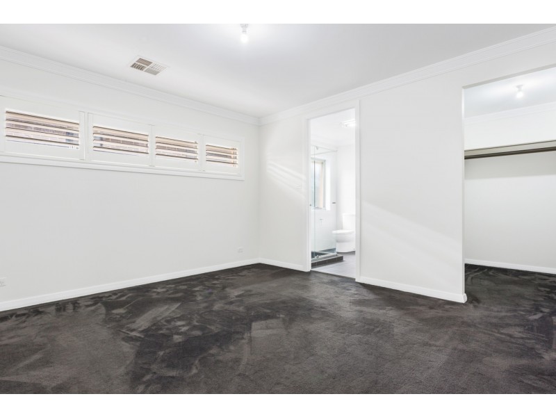 6 Finch Place, Gregory Hills NSW 2557