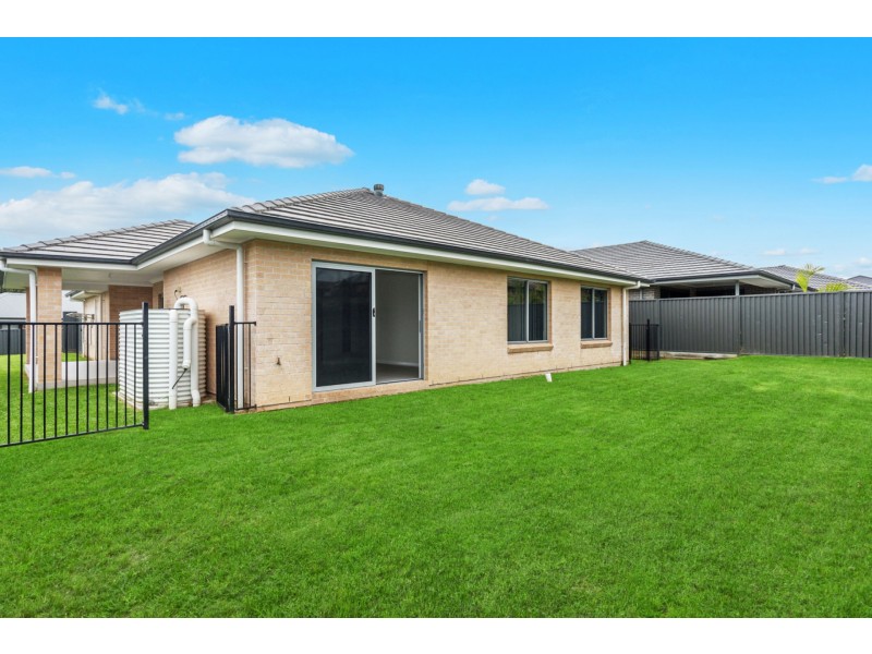6 Finch Place, Gregory Hills NSW 2557
