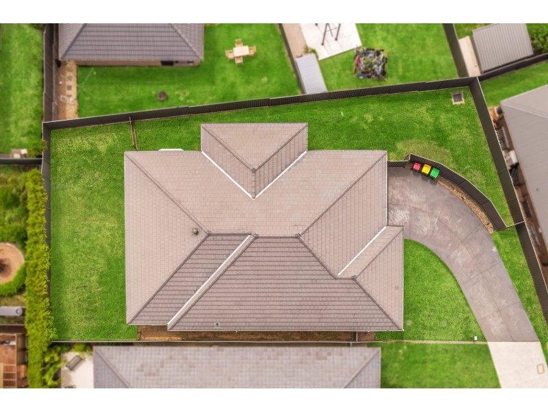 6 Finch Place, Gregory Hills NSW 2557