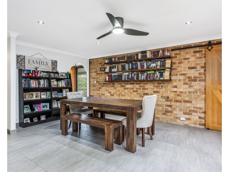 10 Yule Place, Glenfield NSW 2167