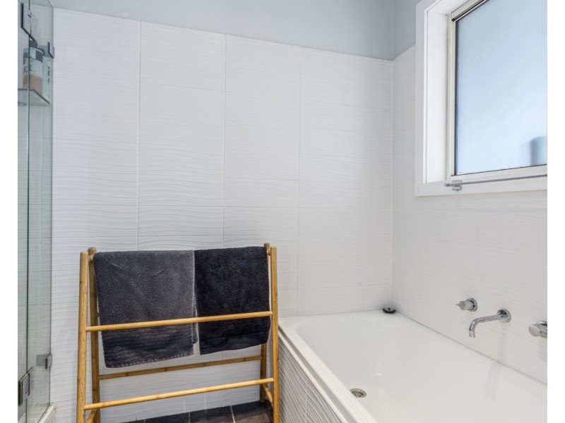 10 Yule Place, Glenfield NSW 2167