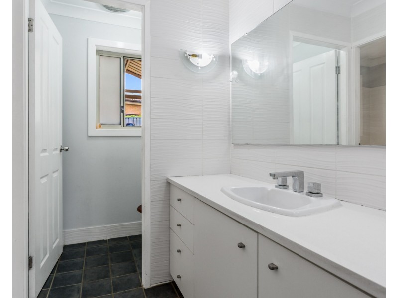 10 Yule Place, Glenfield NSW 2167