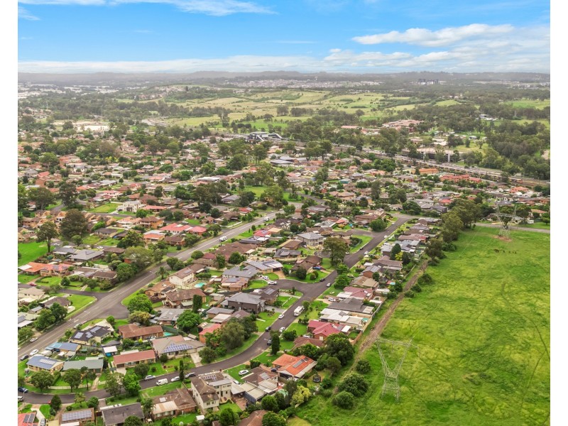 10 Yule Place, Glenfield NSW 2167