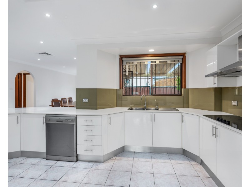 19 Mulligan Street, Bossley Park NSW 2176