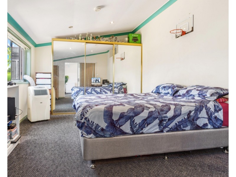 19 Weir Crescent, Lurnea NSW 2170