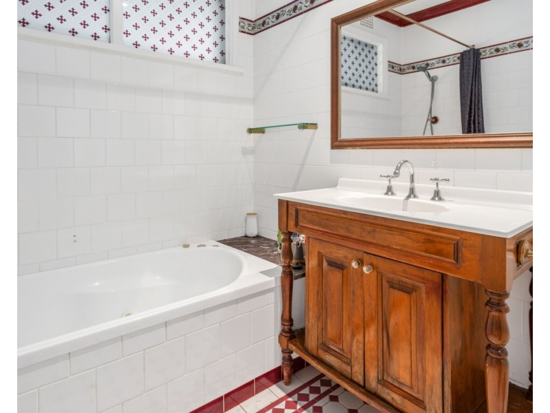 19 Weir Crescent, Lurnea NSW 2170