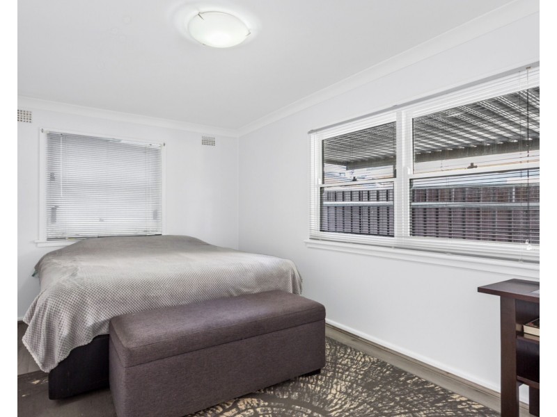 10 Sullivan Avenue, Lurnea NSW 2170