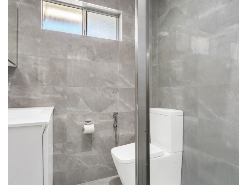 10 Sullivan Avenue, Lurnea NSW 2170