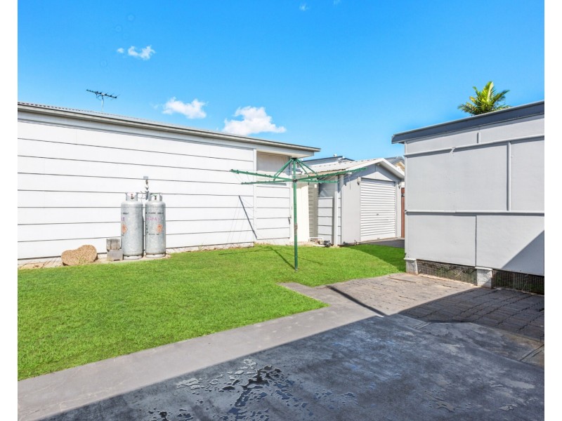 10 Sullivan Avenue, Lurnea NSW 2170