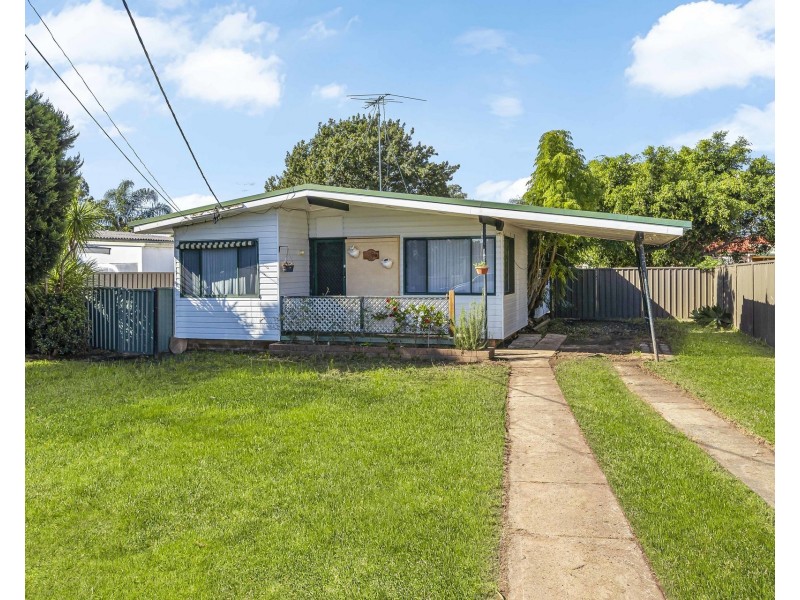 16 Wendouree Street, Busby NSW 2168