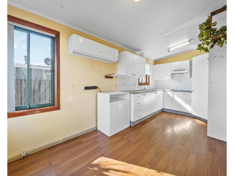 16 Wendouree Street, Busby NSW 2168