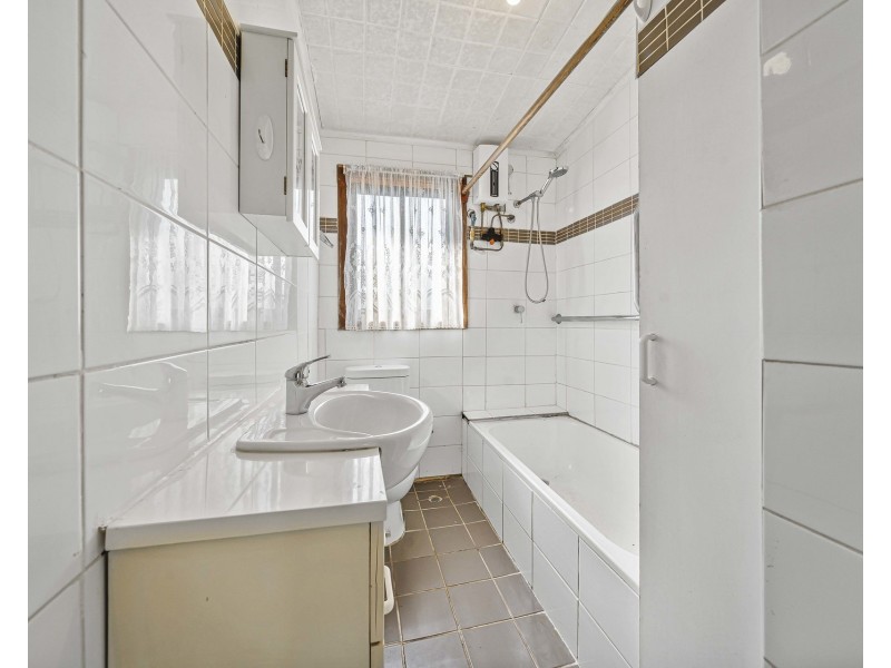 16 Wendouree Street, Busby NSW 2168