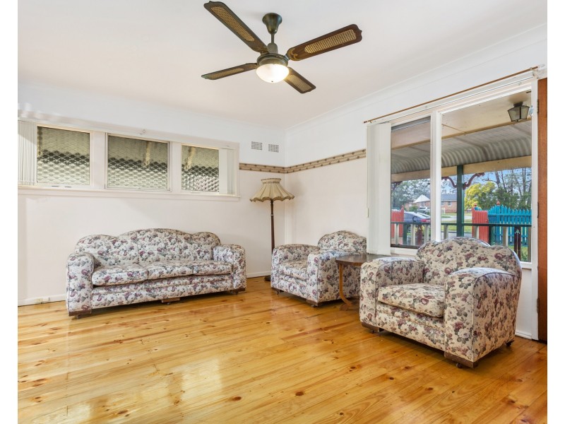 27 Kaluga Street, Busby NSW 2168