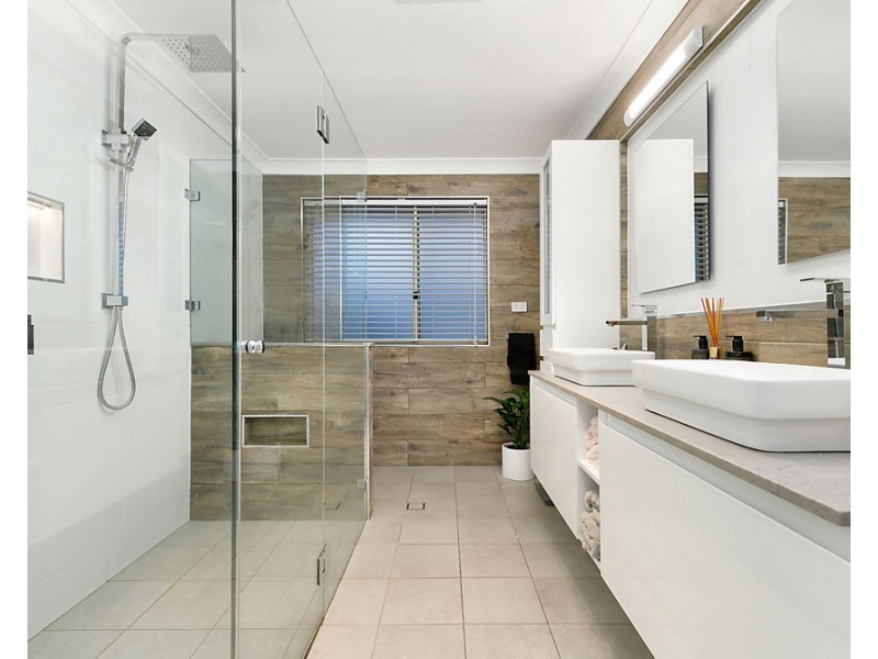 3 Snapper Close, Green Valley NSW 2168