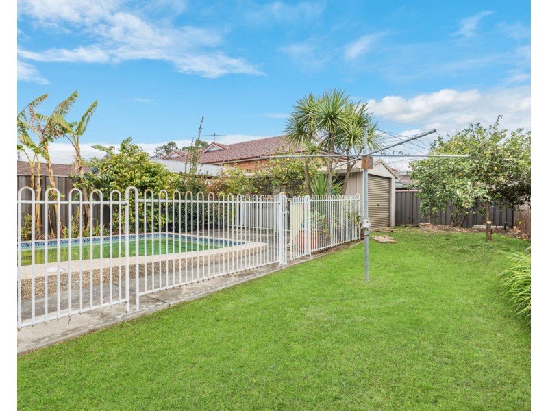 16 Mckell Avenue, Casula NSW 2170