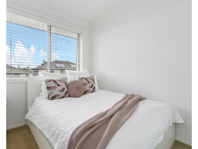 20 Mcintyre Circuit, Middleton Grange NSW 2171