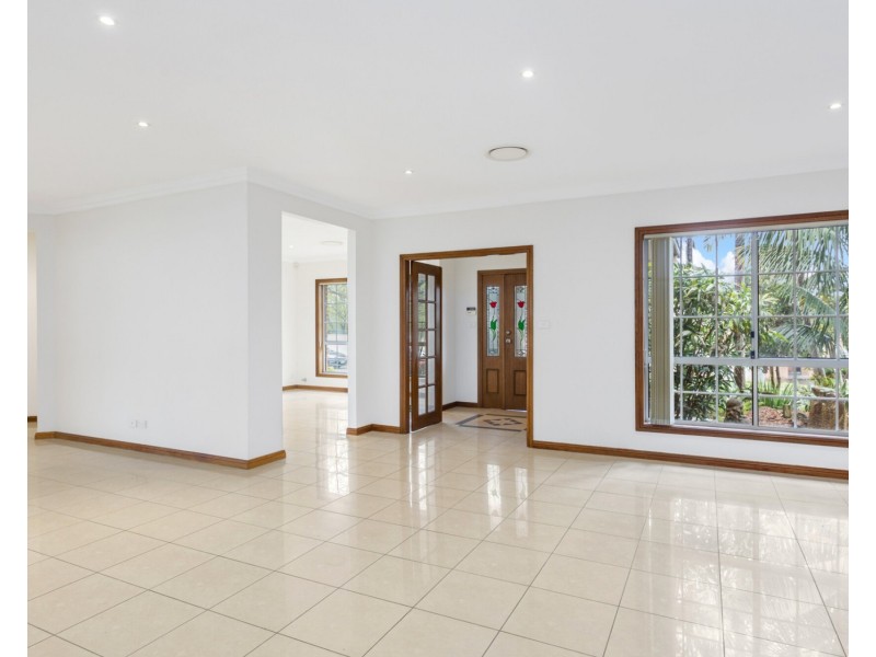 40 Carmichael Drive, West Hoxton NSW 2171