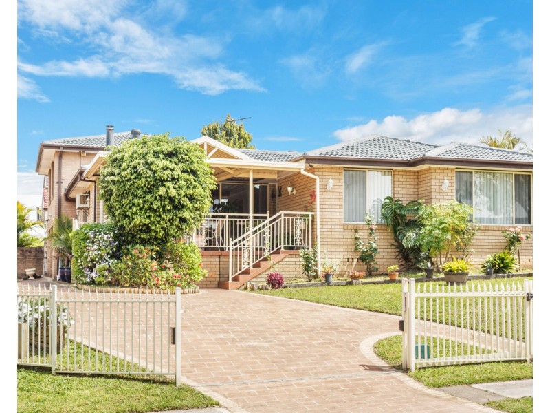 2 Oliveri Crescent, Green Valley NSW 2168