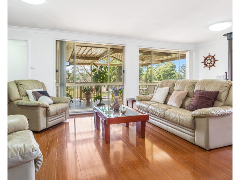 2 Oliveri Crescent, Green Valley NSW 2168