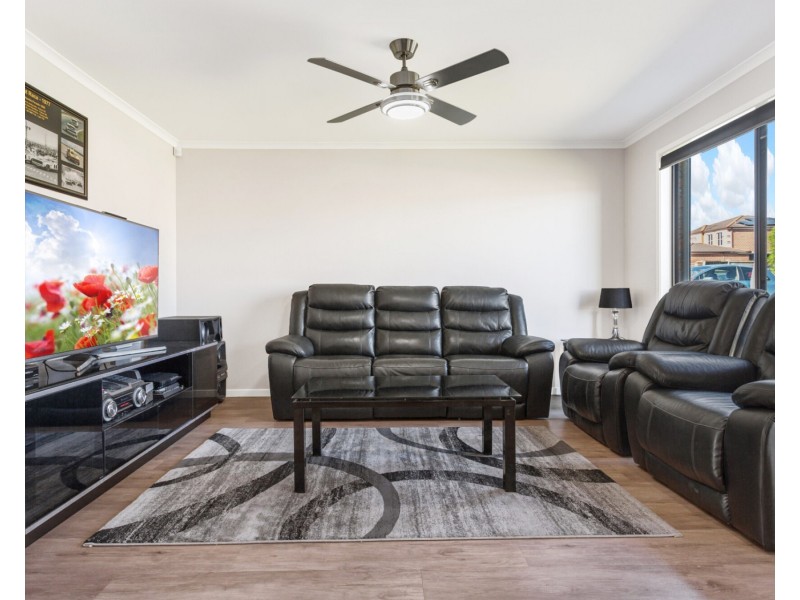 80 Carmichael Drive, West Hoxton NSW 2171