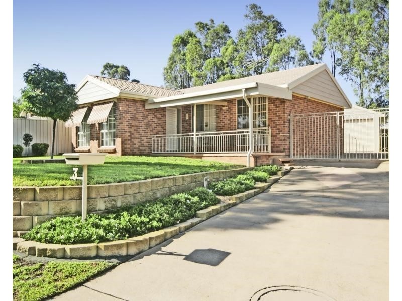 3 Dunbar Place, Mount Annan NSW 2567
