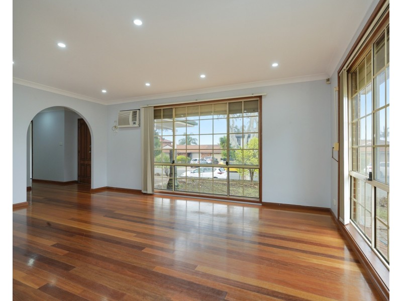 1  Swan Circuit, Green Valley NSW 2168